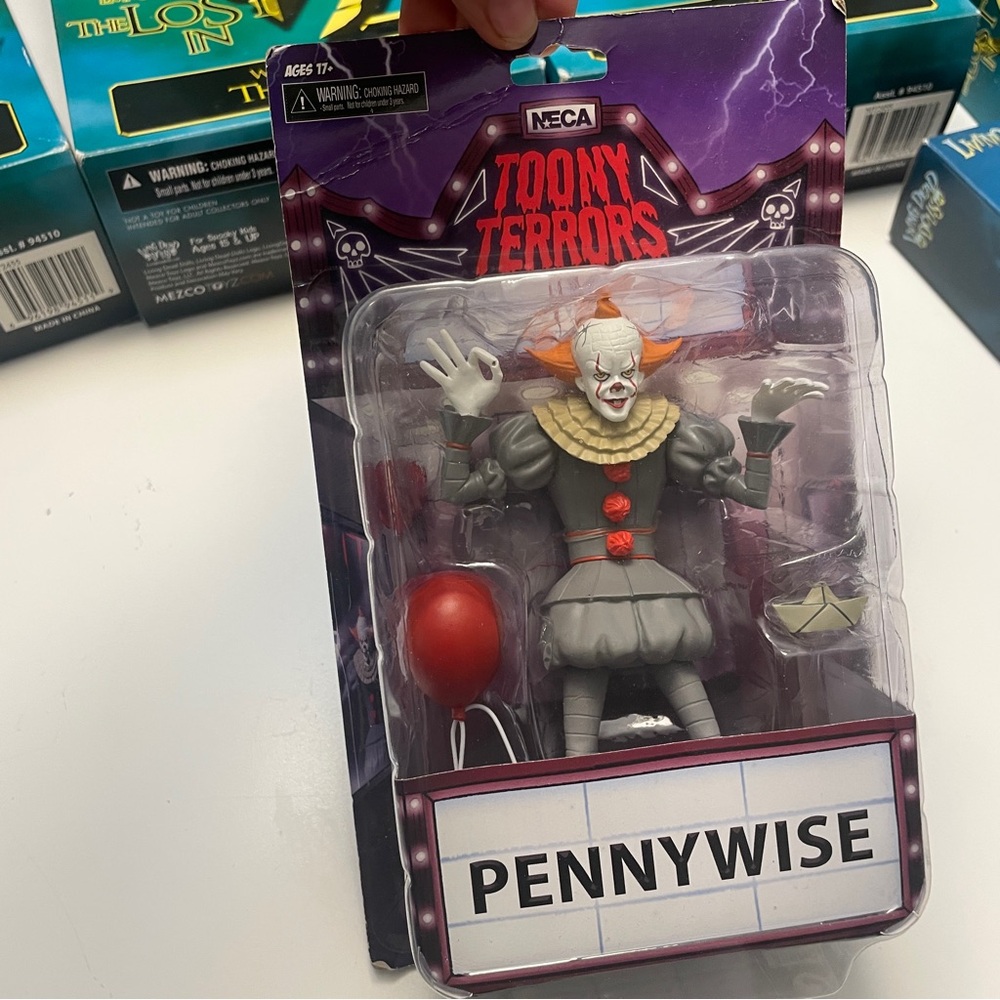 New NECA Toony Terrors Pennywise